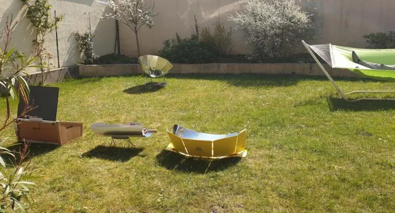 Equipement solaire dans un jardin